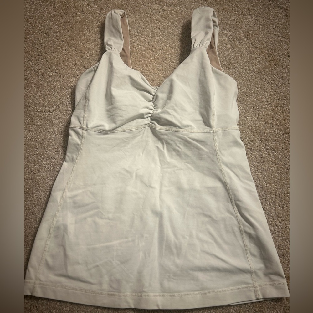 Lululemon runched top